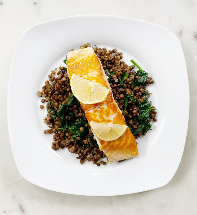 Lemon Salmon with Spinach and Lentils